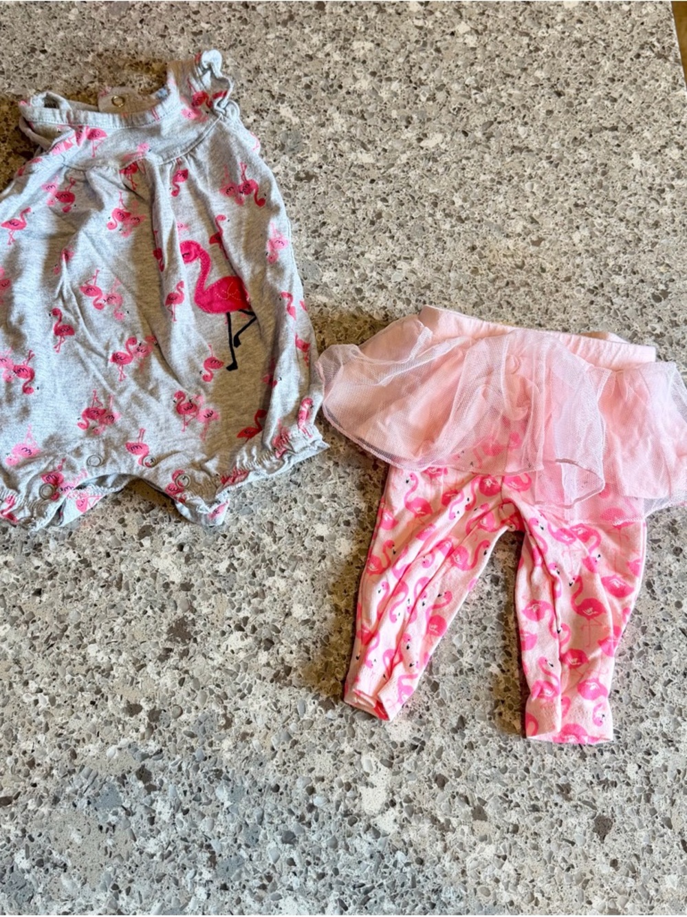 Baby Girl’s Bundle l Size: Newborn - Picture 5 of 10